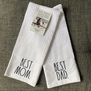 Rae Dunn Kitchen Towels ‘BEST MOM’ & ‘BEST DAD’
